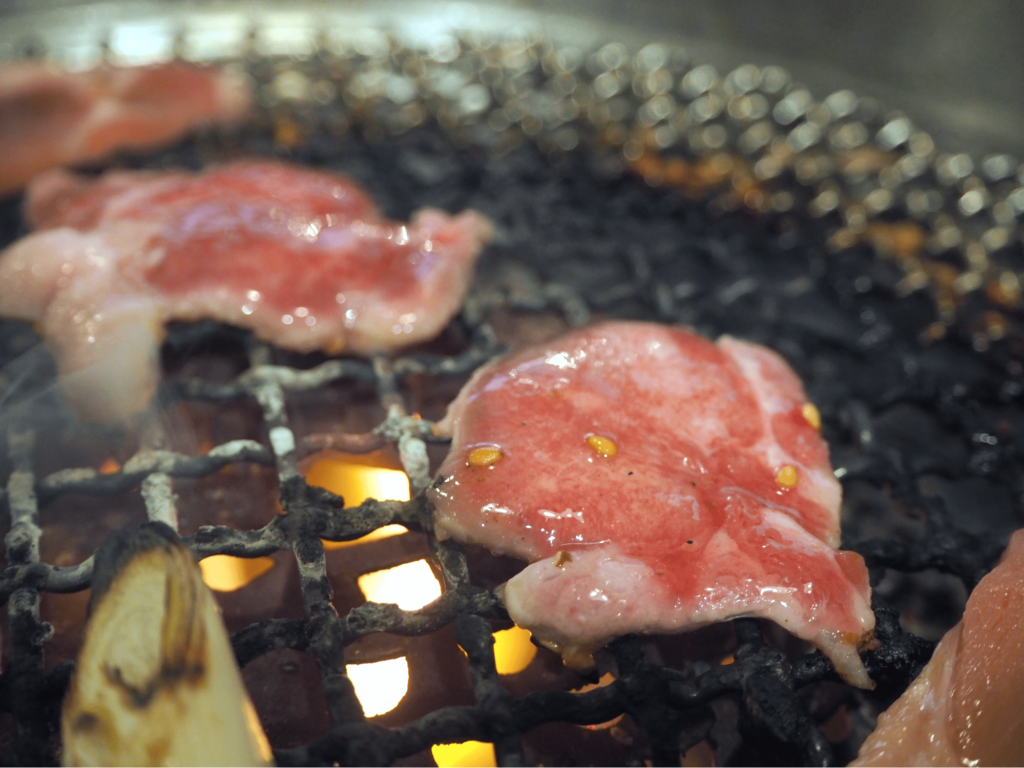 豚タン　焼肉　画像
