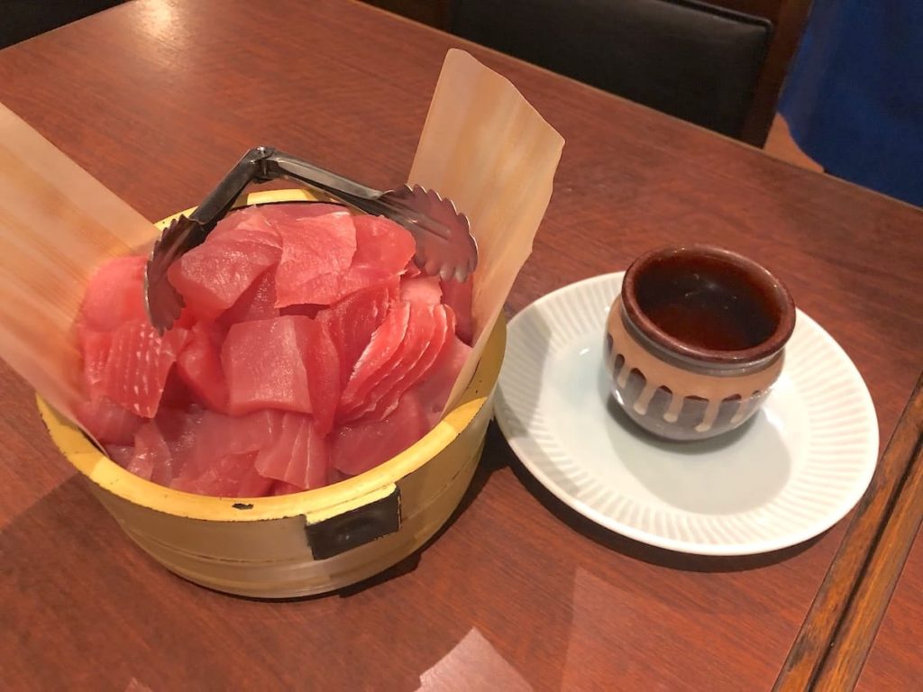 浜松町 ニッポンまぐろ漁業団 100円でまぐろ盛り放題にチャレンジ