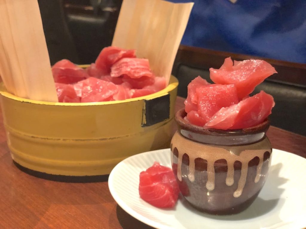 浜松町 ニッポンまぐろ漁業団 100円でまぐろ盛り放題にチャレンジ