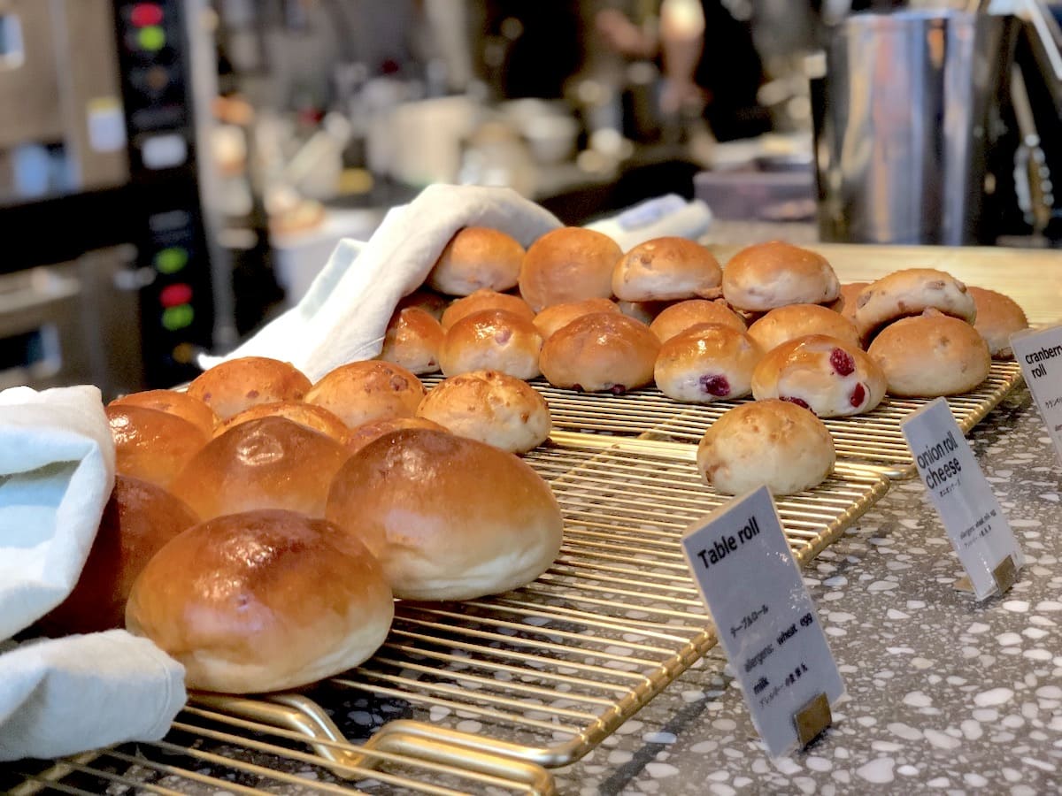 渋谷 Koe Lobby のモーニング 焼き立てパン食べ放題がゼイタク